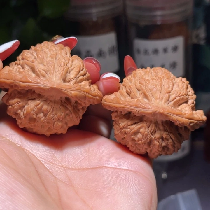 文玩核桃吊坠         48