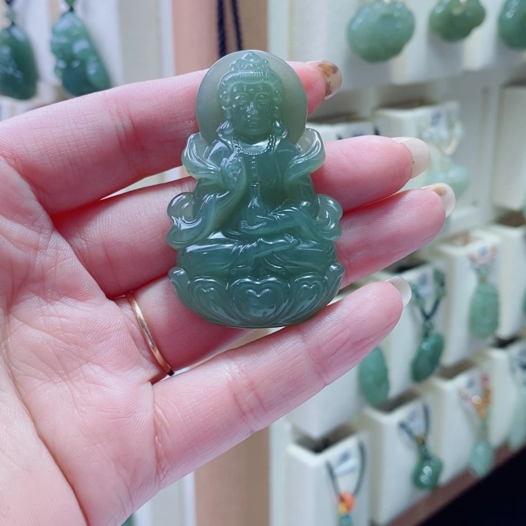 刘***契和田玉未镶嵌颈饰
