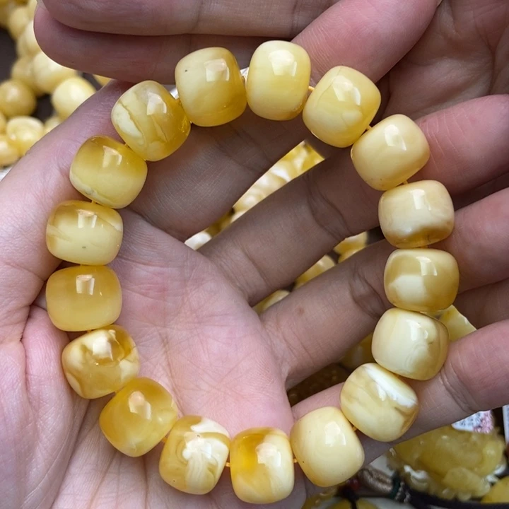 未镶嵌琥珀珠宝奇石188