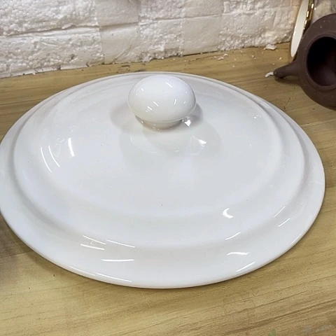 微瑕，不能明火，口径28厘米，白盖