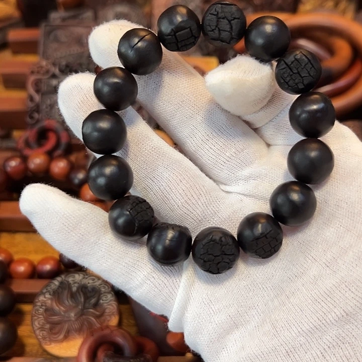 小***师枣木手工制作的小物件