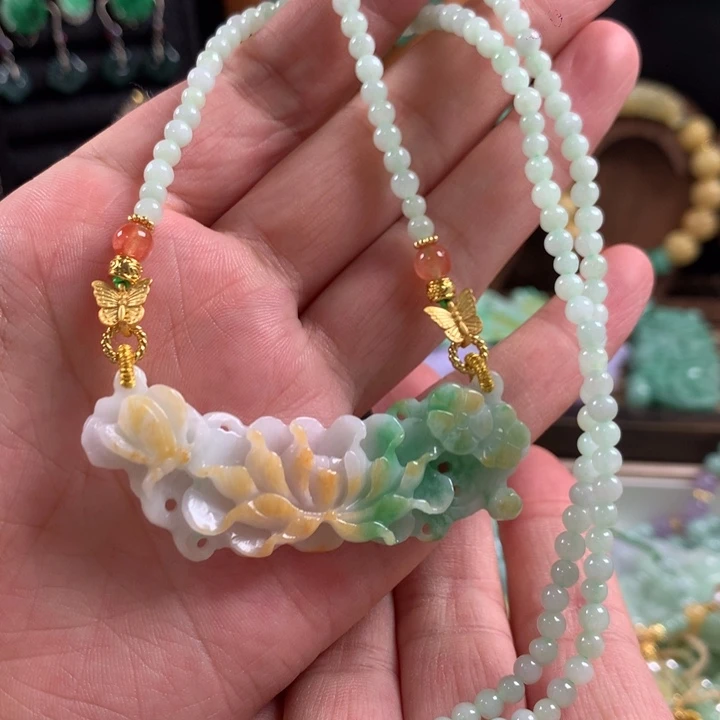 翡翠未镶嵌颈饰吊坠