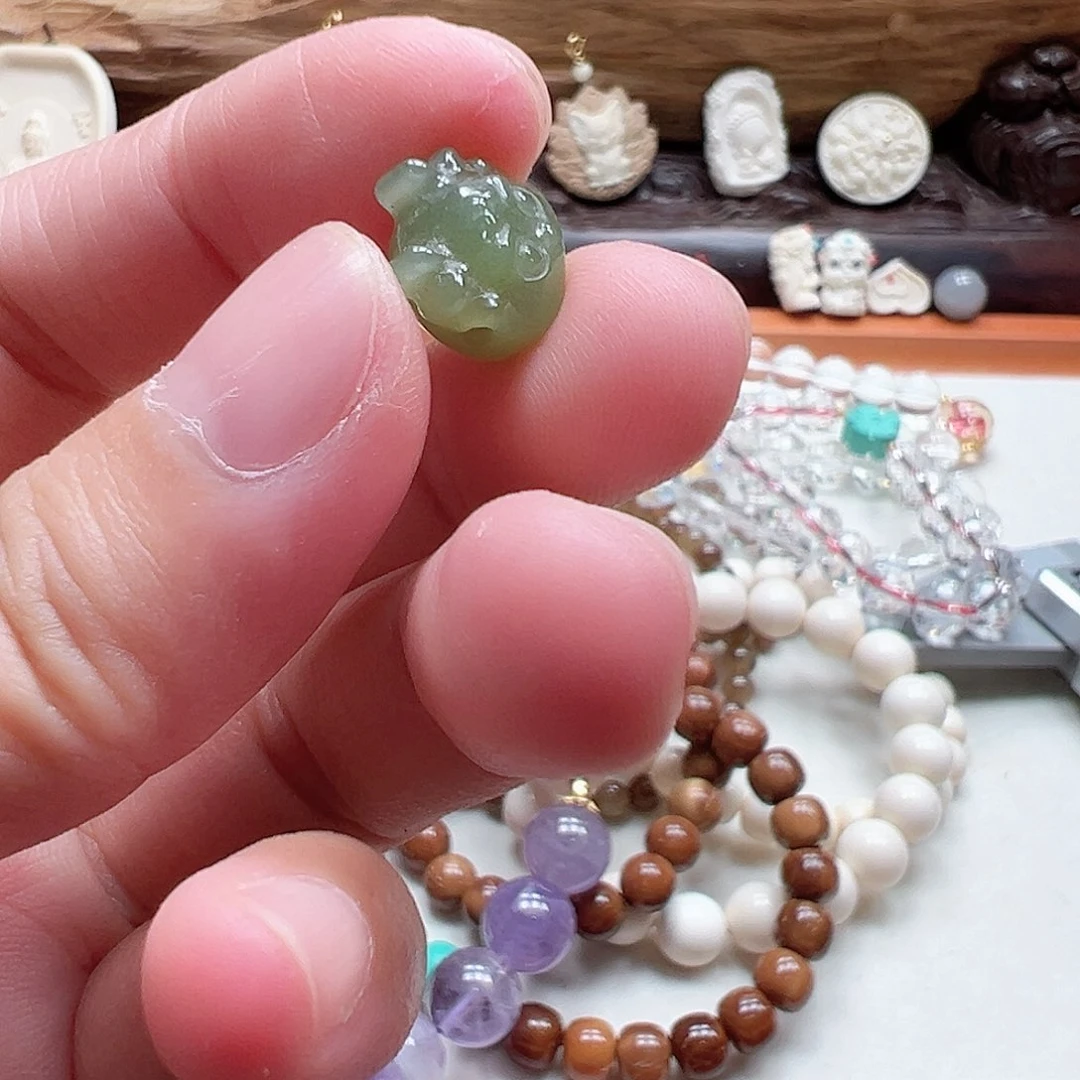 和田玉未镶嵌颈饰可****子日行一善