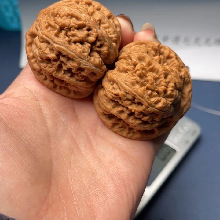 文玩核桃把件粗筋46