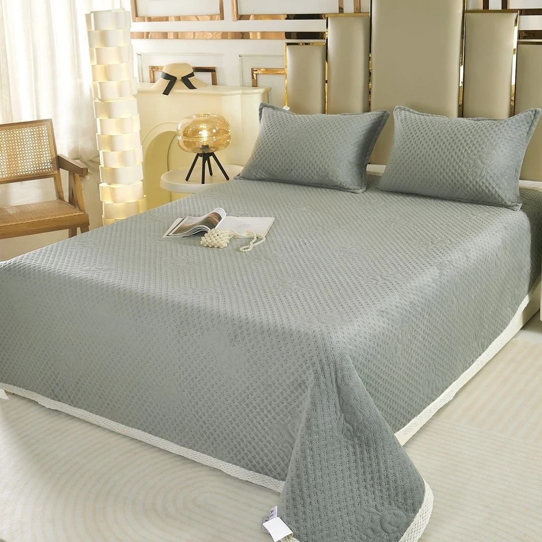 冬款加厚牛奶绒床盖三件套保暖防静电纯色爆款床罩床单轻奢简约
