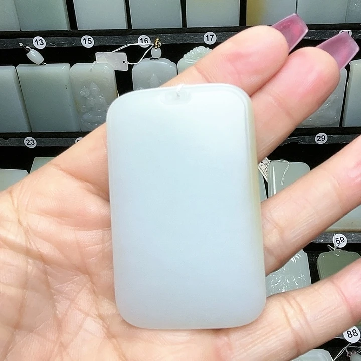 和田玉颈饰未镶嵌最**档