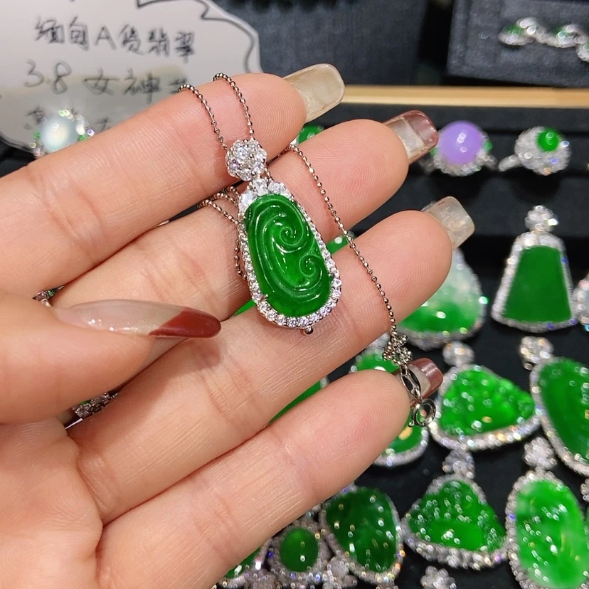 【闪购商品】翡翠颈饰未镶嵌天然翡翠