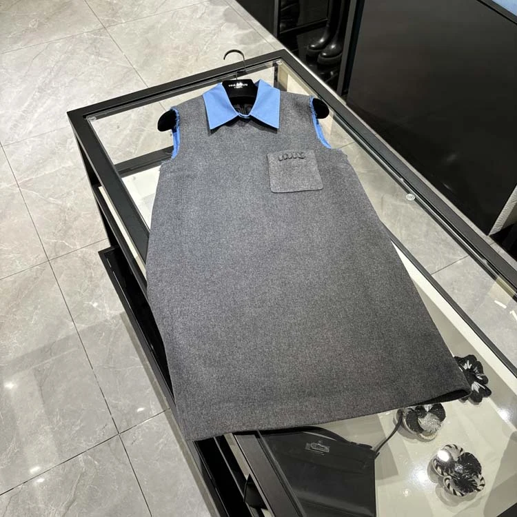 25年春装新款女装 时尚无袖蓝色领单口袋灰色连衣裙-25W020