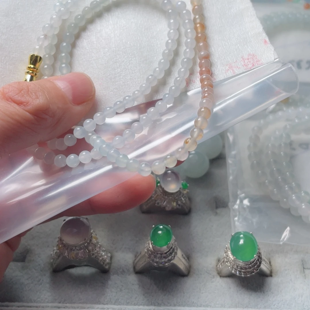 【闪购商品】定制翡翠未镶嵌大**?定制翡翠手链