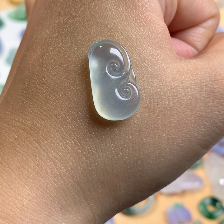 定制翡翠未镶嵌如意