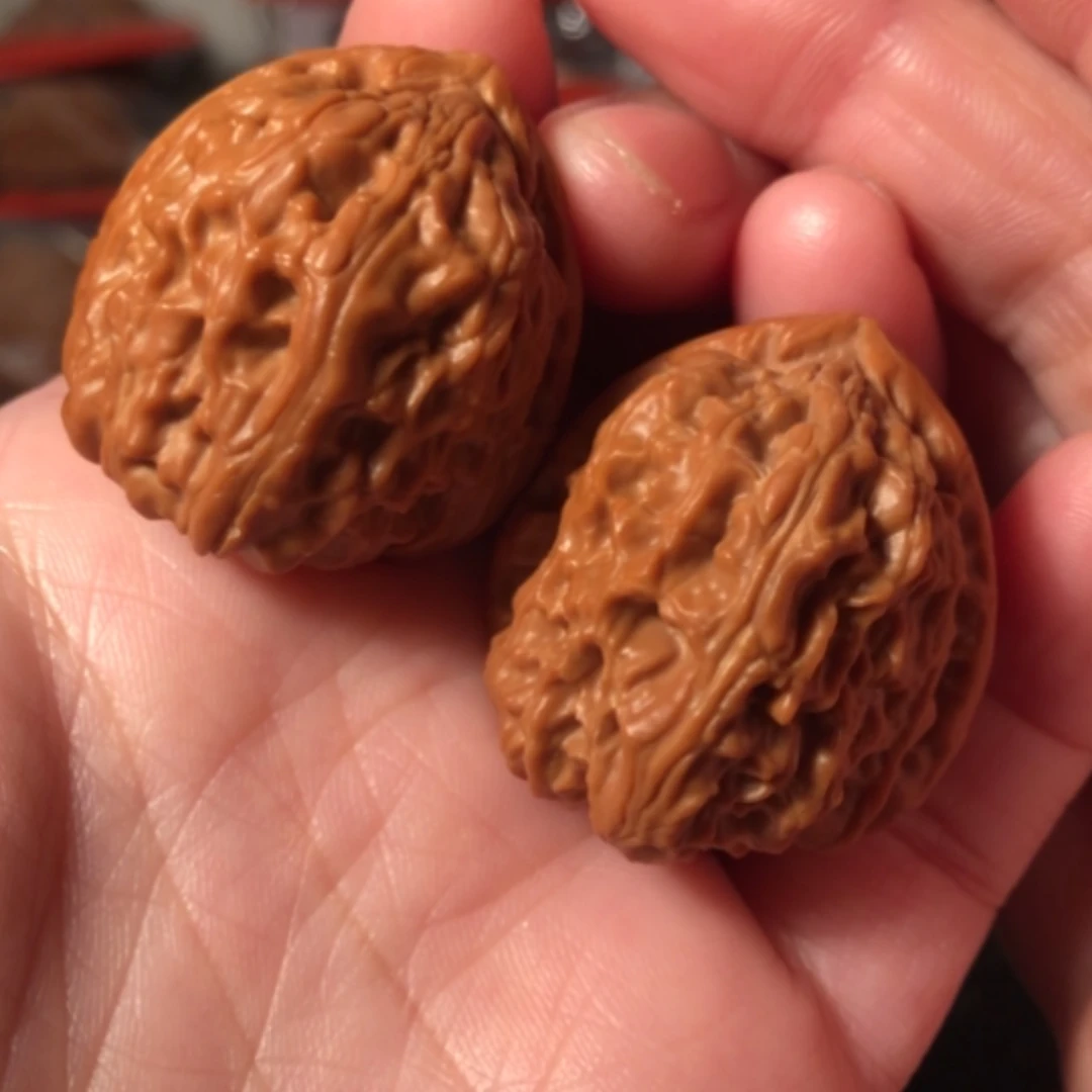 【闪购商品】文玩核桃把件三角白31
