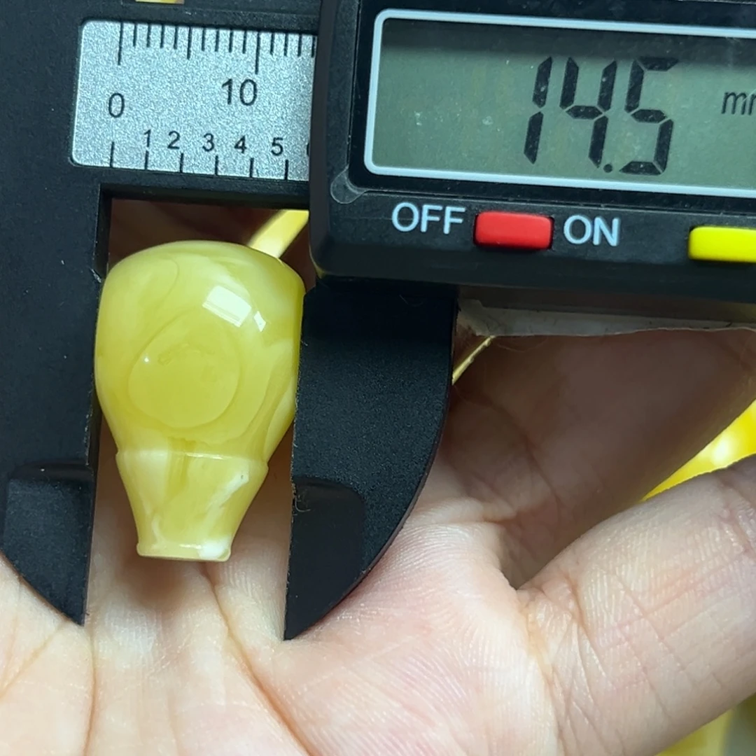 裸石琥珀未镶嵌三通