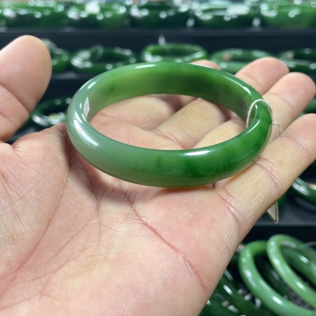 和田玉（碧玉）未镶嵌手镯