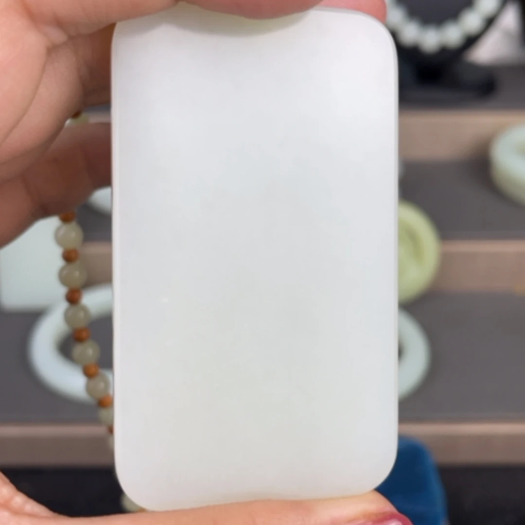 【闪购商品】颈饰未镶嵌和田玉