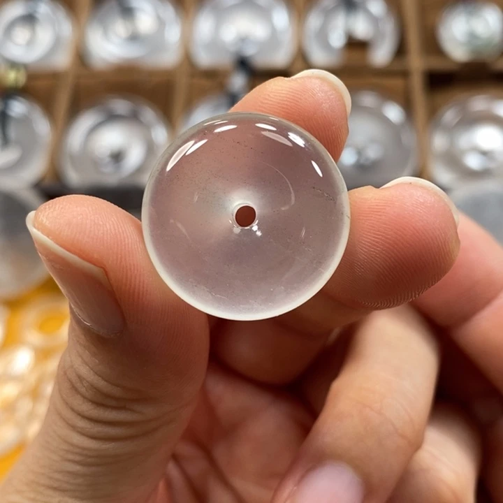 石英质玉吊坠未镶嵌