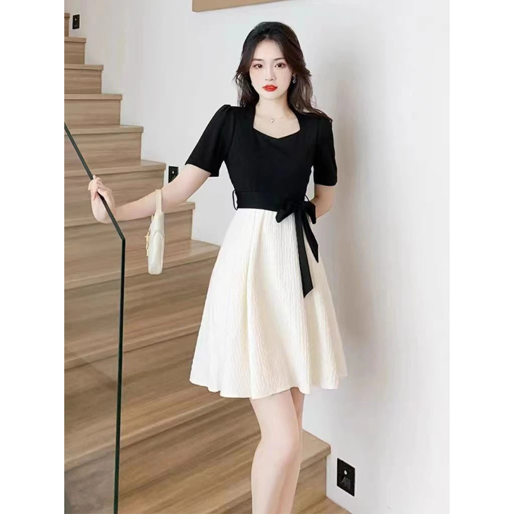 赫本法式2024高级连衣裙新款夏季韩版拼接修身小个子胖MM假两件套