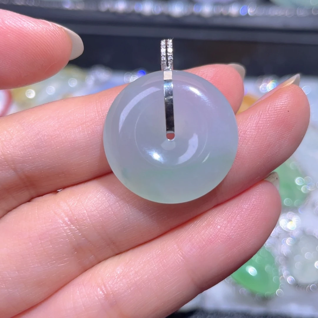 颈饰18K金镶嵌翡翠翡翠