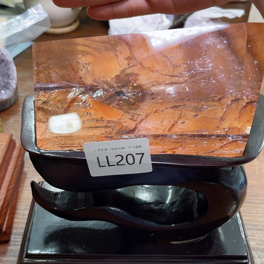 阿***林未镶嵌大型摆件（非配饰）水晶
