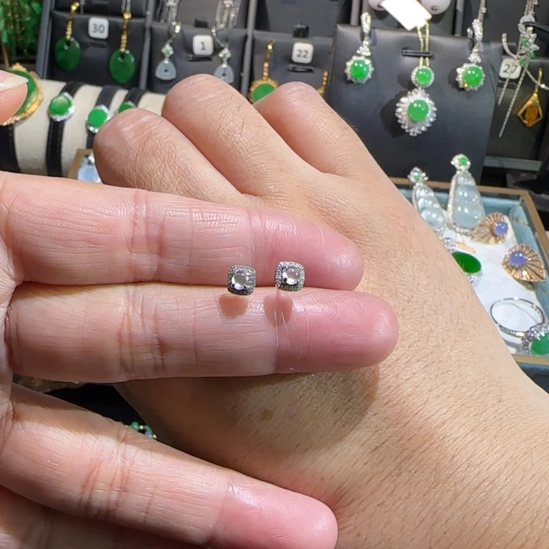 翡翠18K金镶嵌颈饰耳钉