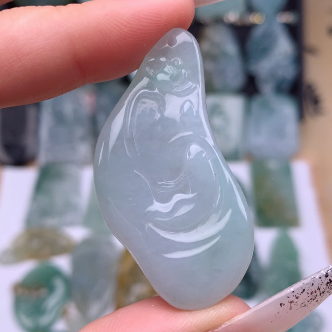 翡翠未镶嵌颈饰荷花鱼