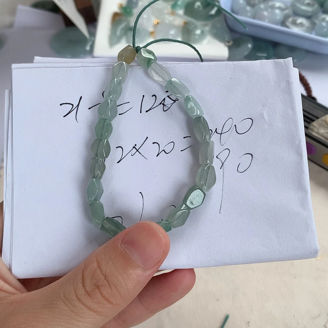 翡翠未镶嵌颈饰潼*?珠子