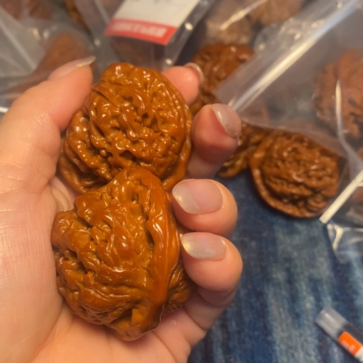 豪***迈文玩核桃吊坠