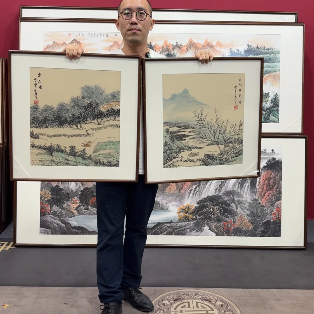 国画带框绘画作品