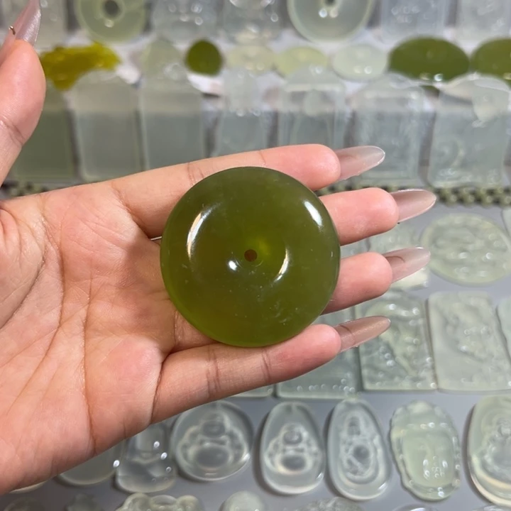 岫玉未镶嵌岫玉绿冰挂件大平安扣