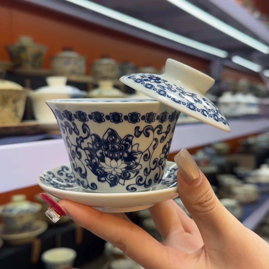 我在外面吃饭呢你在哪