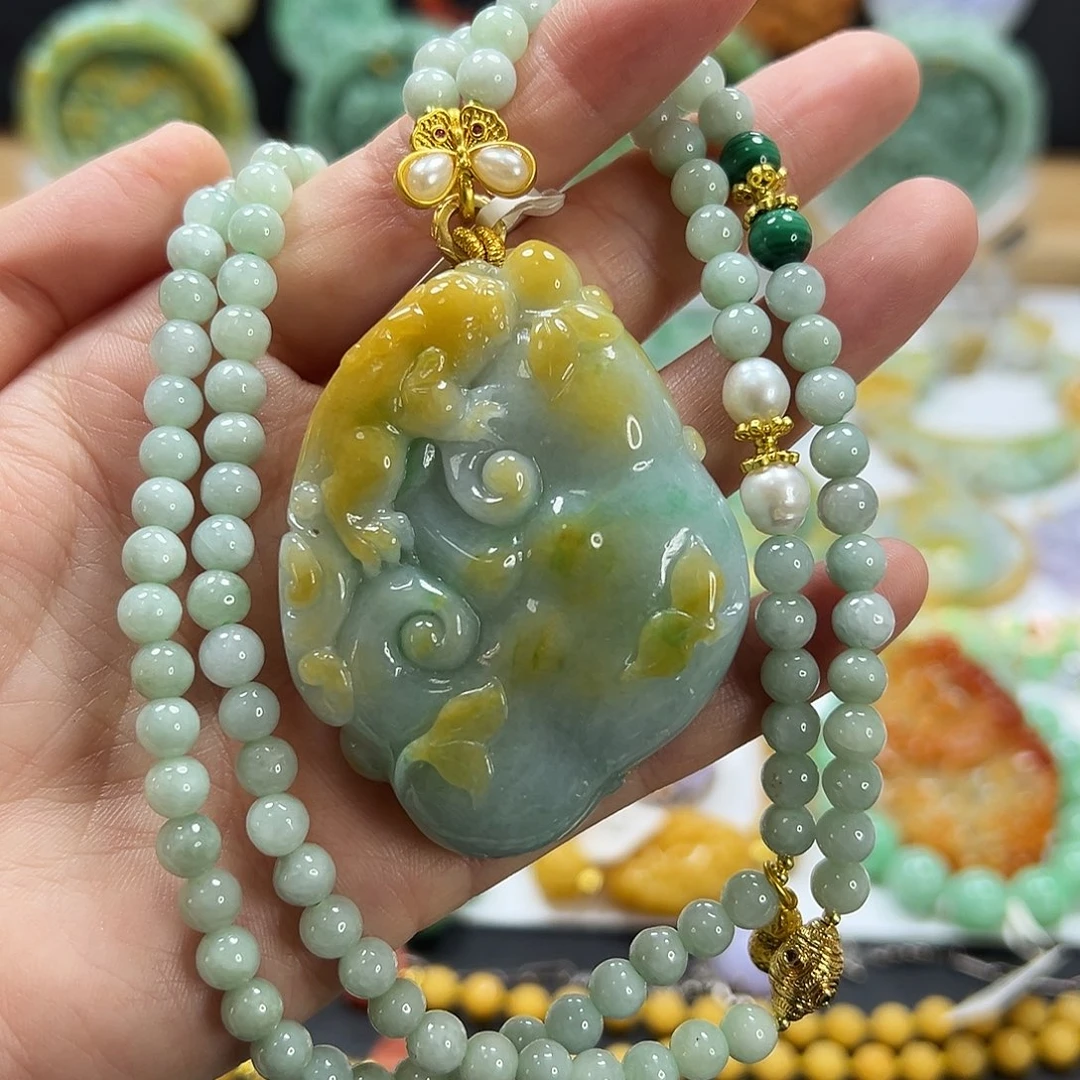 翡翠未镶嵌颈饰吊坠