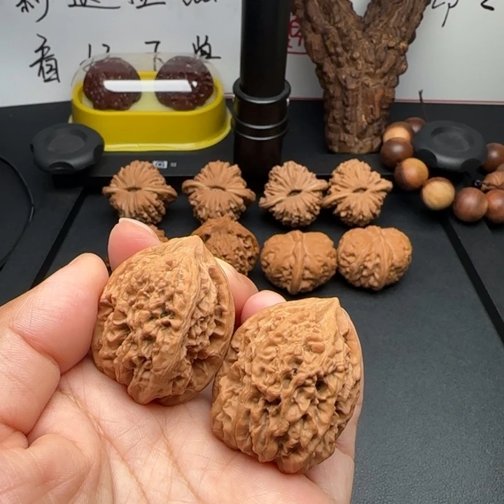 31全品牡丹纹核桃