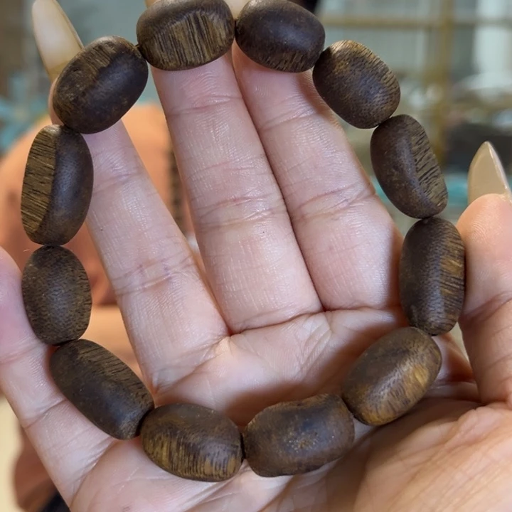 沉香手串留疤单圈多样性发1