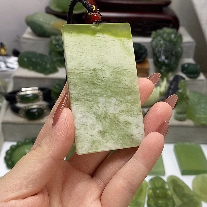 未镶嵌蛇纹石玉挂件