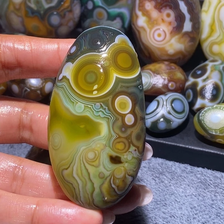 玛瑙/玉髓未镶嵌珠宝奇石85