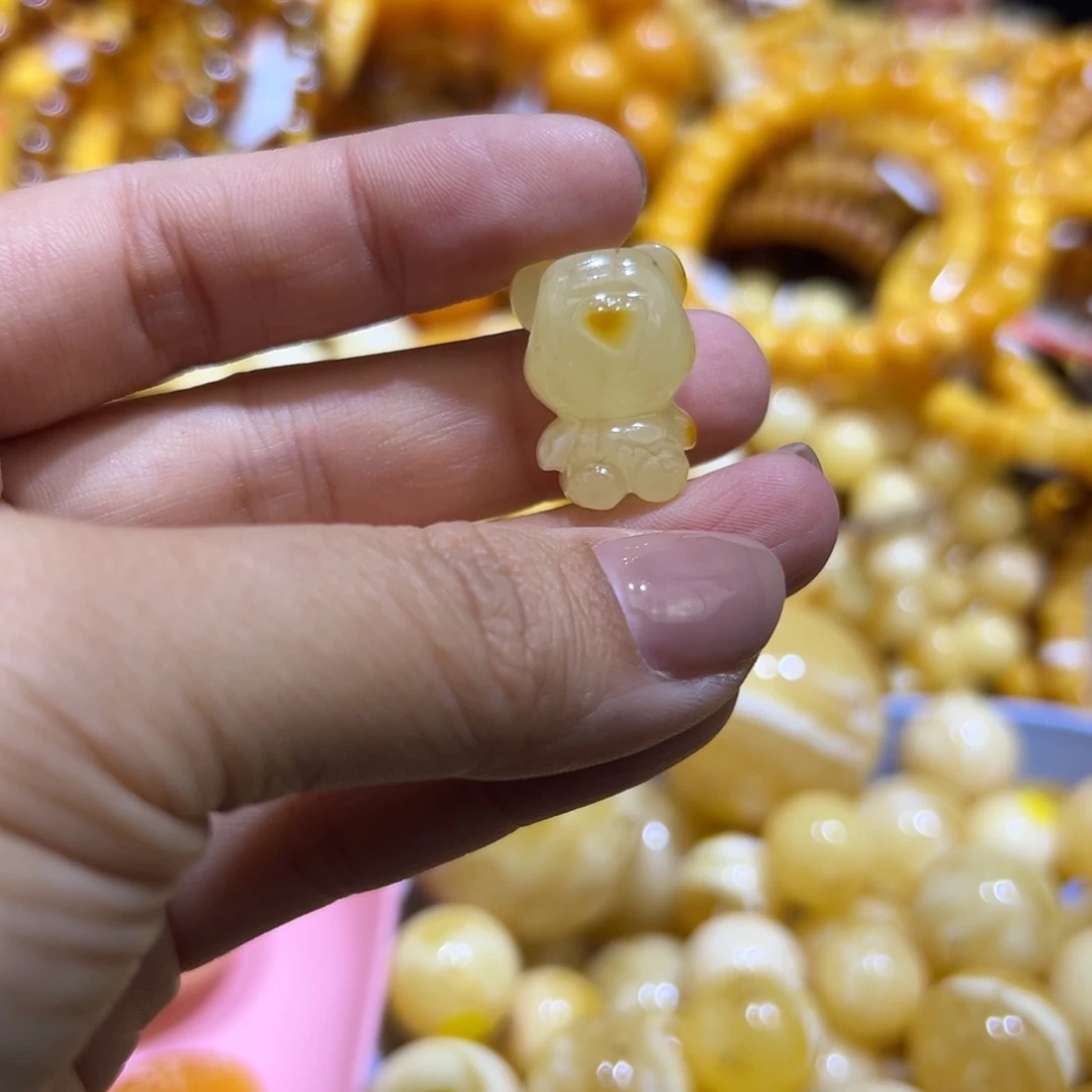 琥珀珠宝奇石未镶嵌