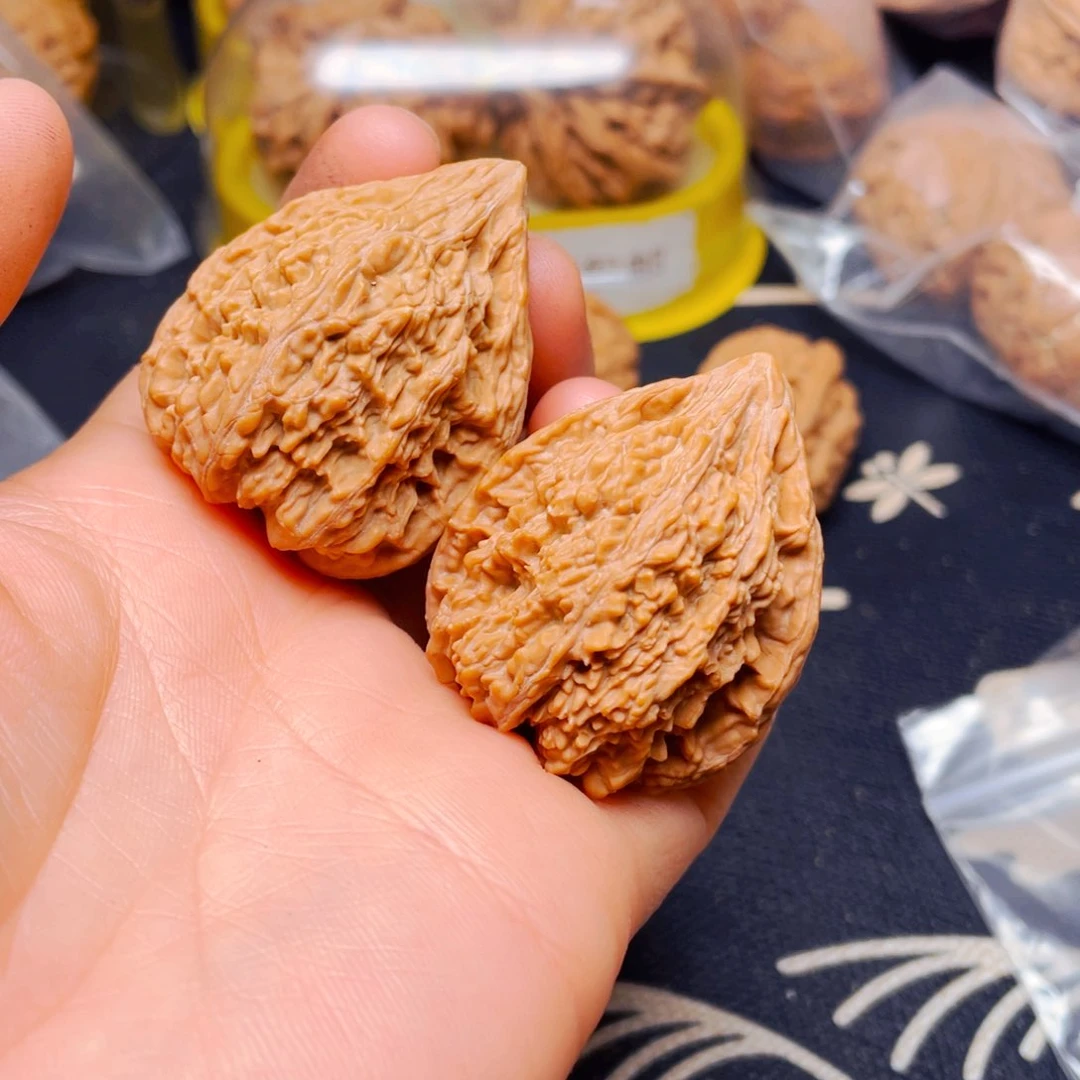 吊坠文玩核桃塔尖一对