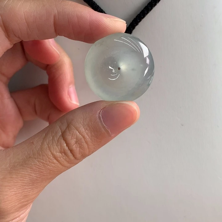 翡翠挂件未镶嵌….