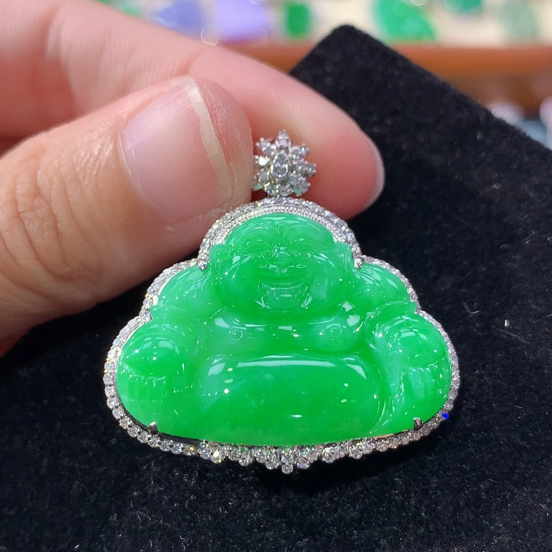 翡翠18K金镶嵌颈饰