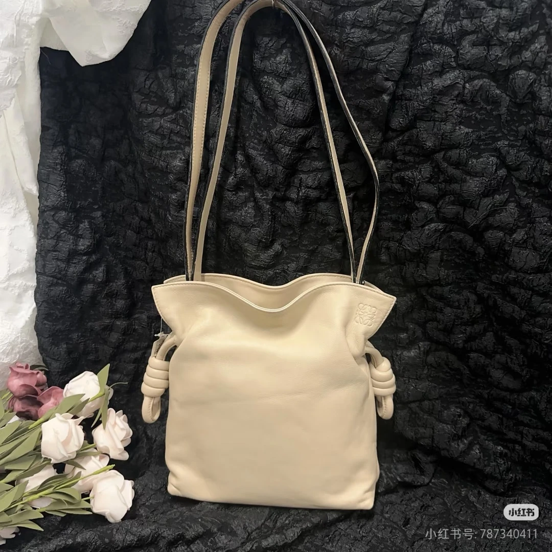 95新 LOEWE/罗意威 青奢荟/罗意威迷你福袋斜挎包/80935