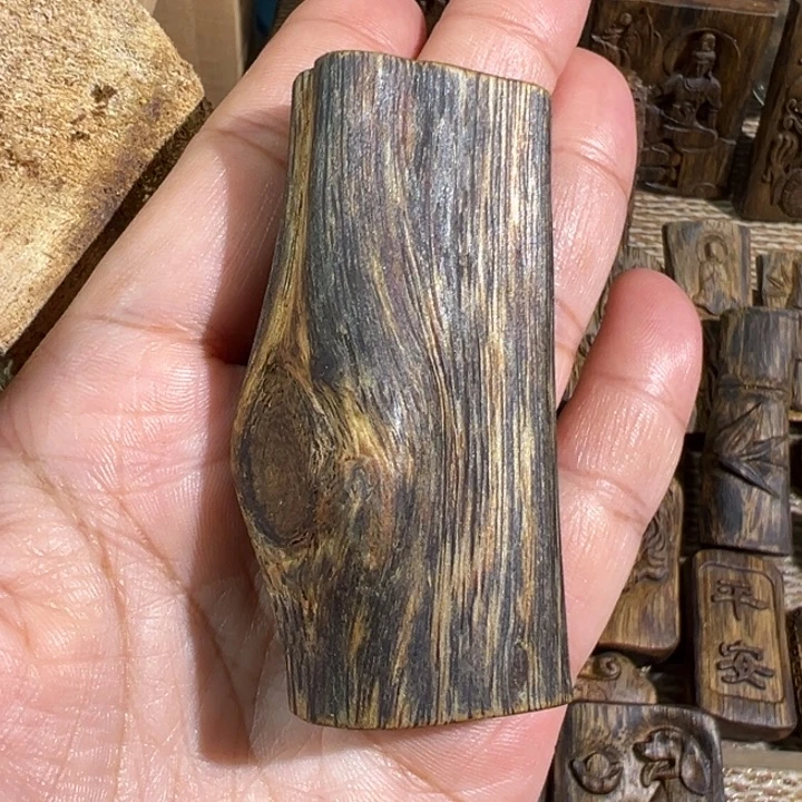 沉香沉香碎屑紫棋楠沉香牌16.8克