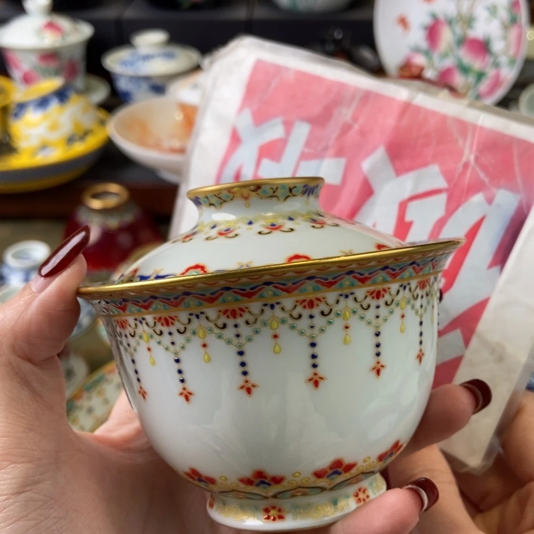 陶瓷艺术家的作品是一