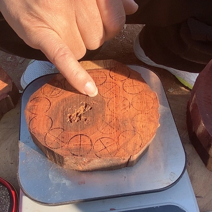 檀香紫檀（小叶紫檀）?****熊265