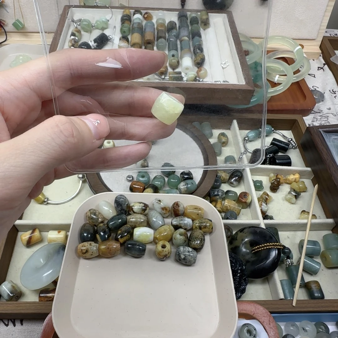 哈***猪蛇纹石玉未镶嵌岫玉