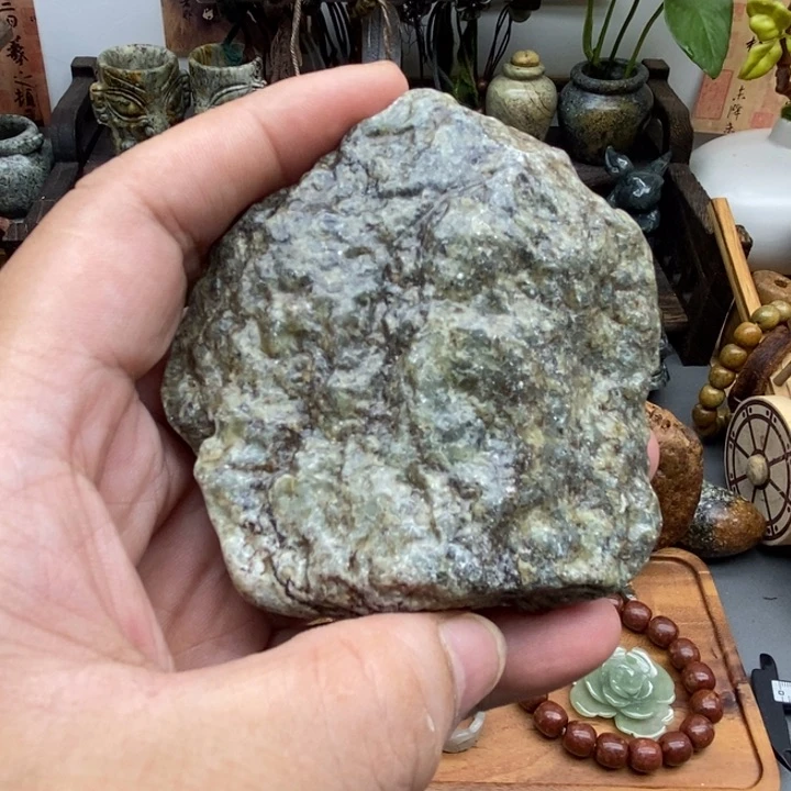 未镶嵌岫岩河磨玉（透闪石质玉）挂件