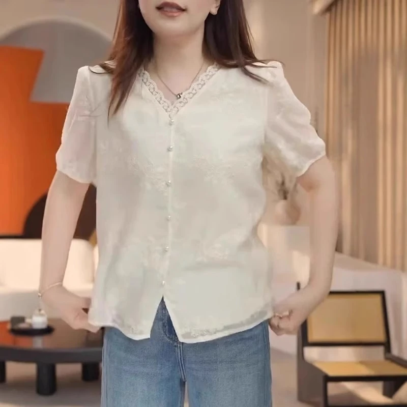 大码2025夏季新款法式短袖时尚蕾丝V领衬衫胖MM显瘦宽松减龄上衣