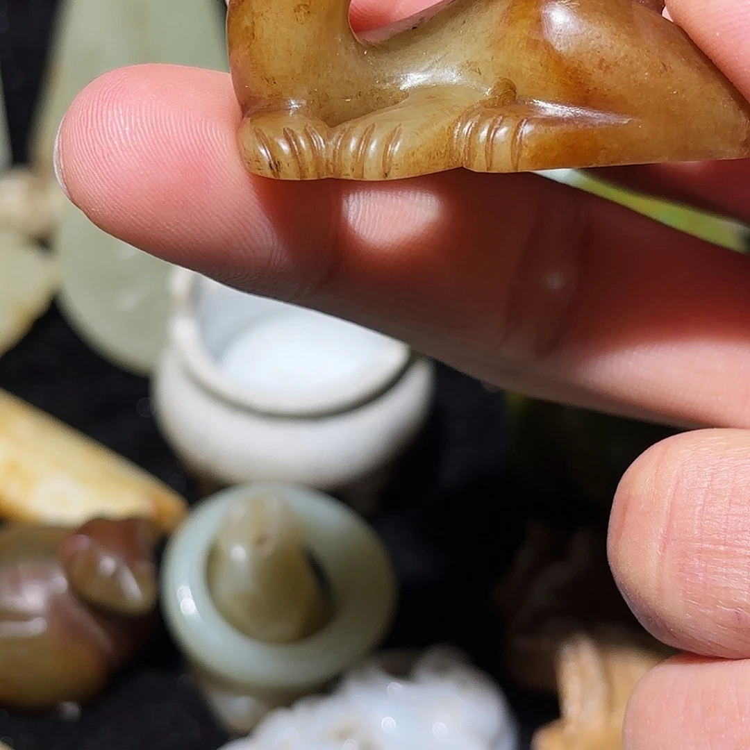 泰***石和田玉（糖玉）未镶嵌挂件