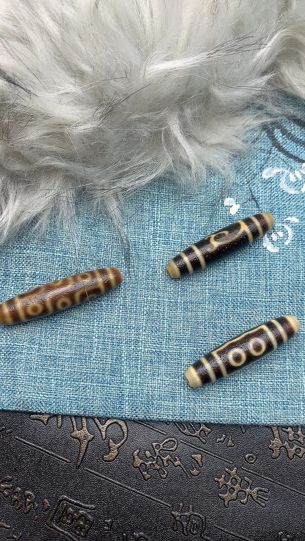 老牙黄橘皮满风化包浆马蹄纹九眼五眼度母复古玛瑙吊坠配饰多样性