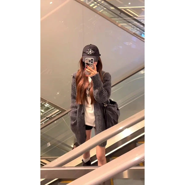 韩系灰色中长款毛衣女秋季新款宽松显瘦长袖开衫外套长袖短裤套装