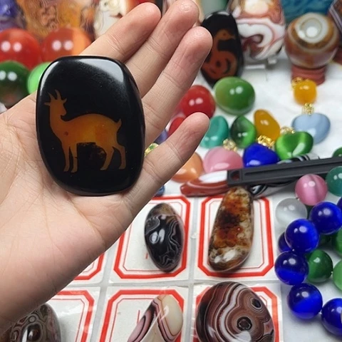 玛瑙/玉髓颈饰未镶嵌