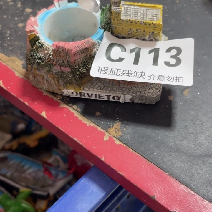 莫***卡摆件孤品老货微瑕瓷